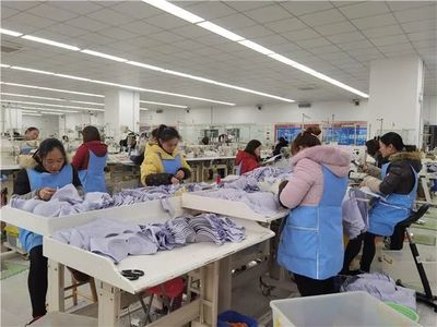 訂單激增，梁平服飾企業(yè)開足馬力忙生產